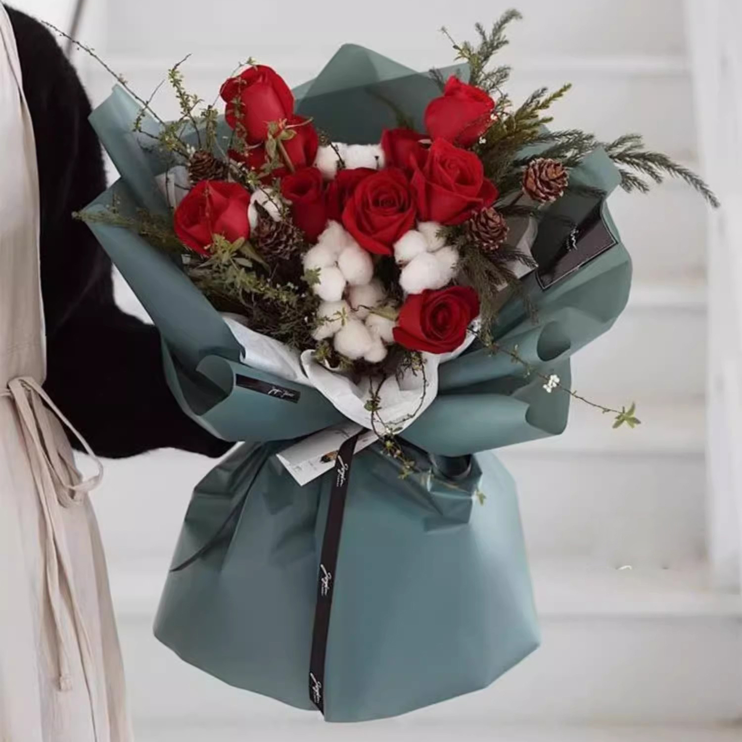 Mat ensfarvet gennemsigtigt blomsterindpakningspapir