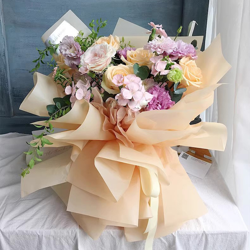 Mat ensfarvet gennemsigtigt blomsterindpakningspapir