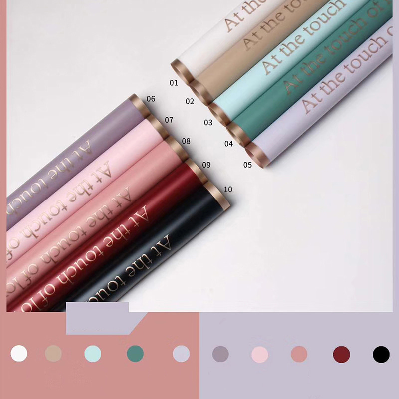 9-farvet guldkantet mat blomsterindpakningspapir