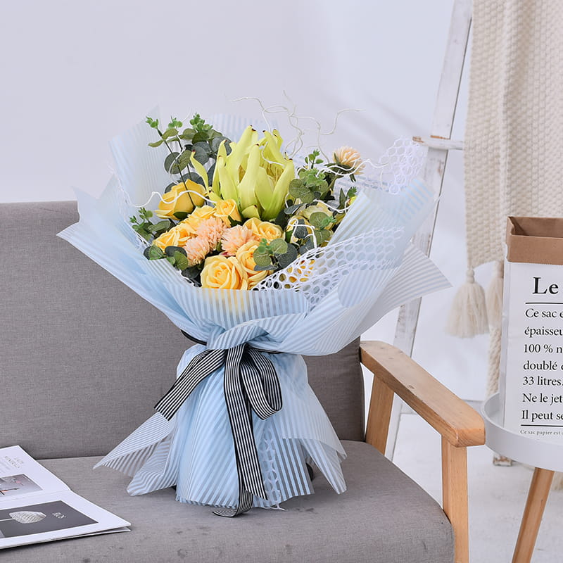 Stribet mat blomsterindpakningspapir