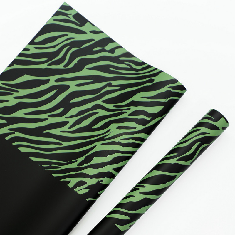 Zebra-print seks-farvet blomster indpakningspapir