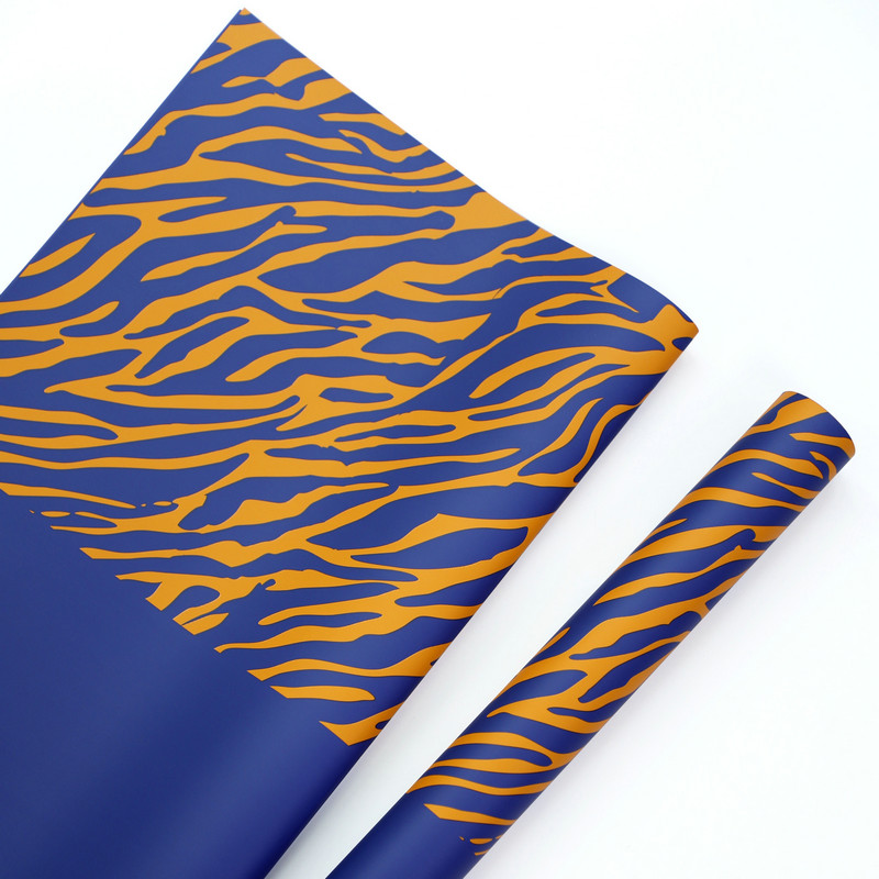 Zebra-print seks-farvet blomster indpakningspapir