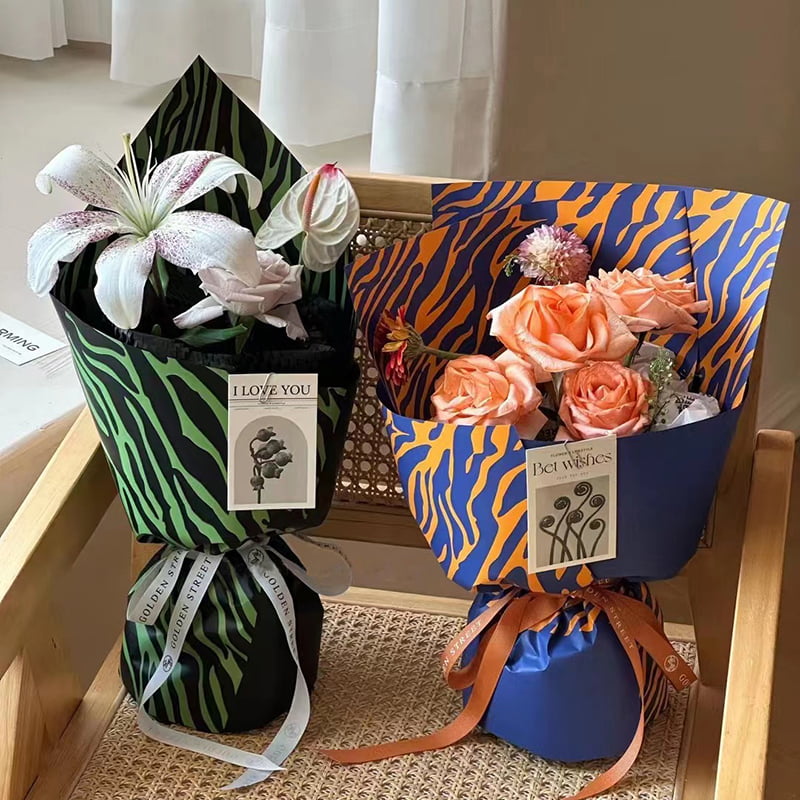 Zebra-print seks-farvet blomster indpakningspapir