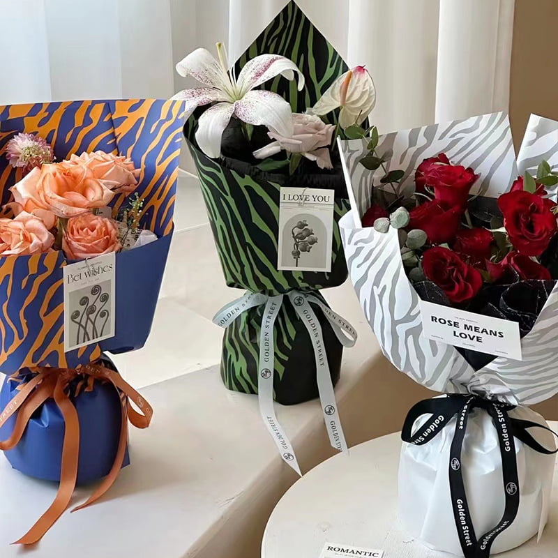 Zebra-print seks-farvet blomster indpakningspapir
