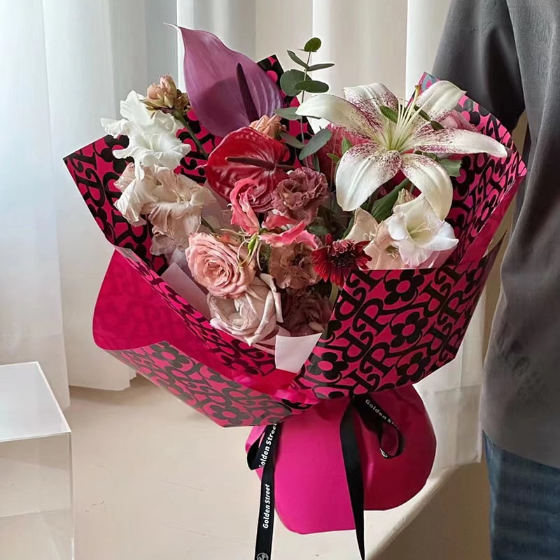 Blomsterindpakningspapir i mat film